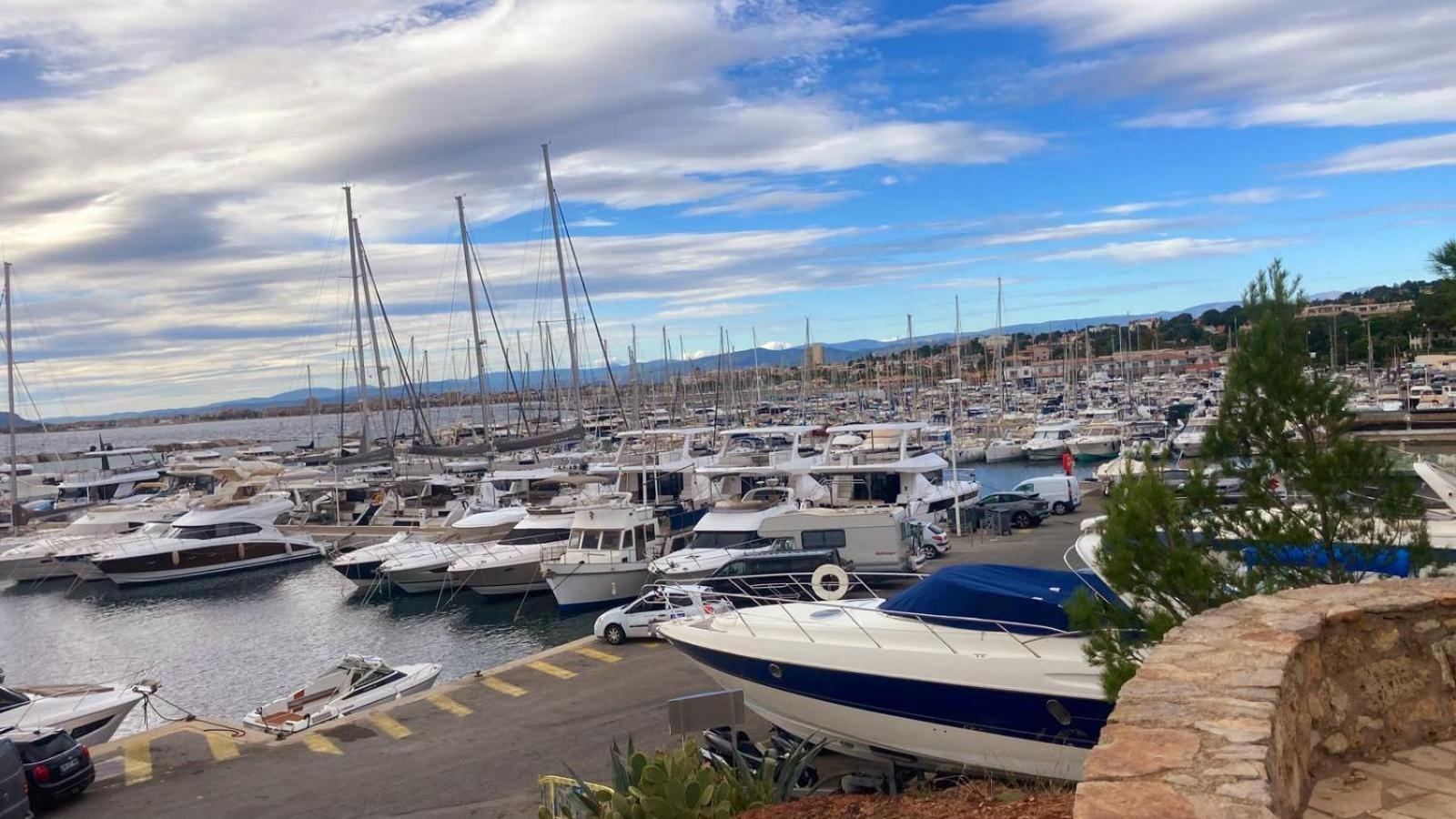 Balcon, Parking, Piscine Et Clim' A 2 Pas Du Port Santa Lucia Διαμέρισμα Saint-Raphaël Εξωτερικό φωτογραφία